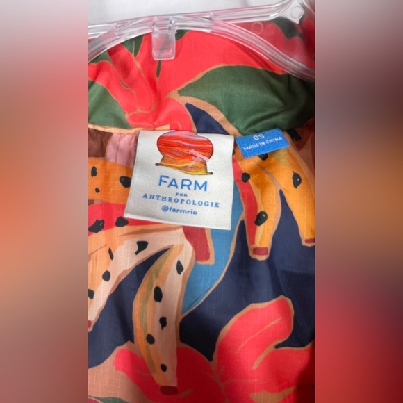 NWOT FARM RIO Lively Tropical Print Sleeveless Puffer Vest One Size - Picture 5 of 11